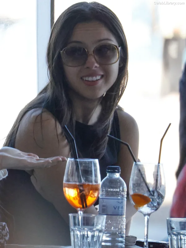 Olivia Rodrigo photo 21 of 3933