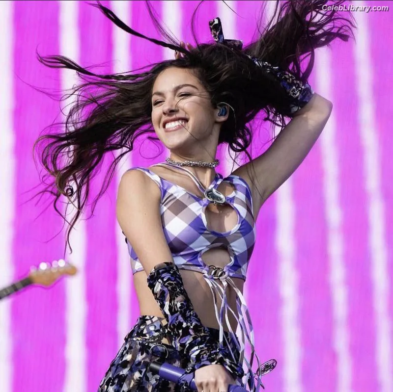 Olivia Rodrigo photo 20 of 3933