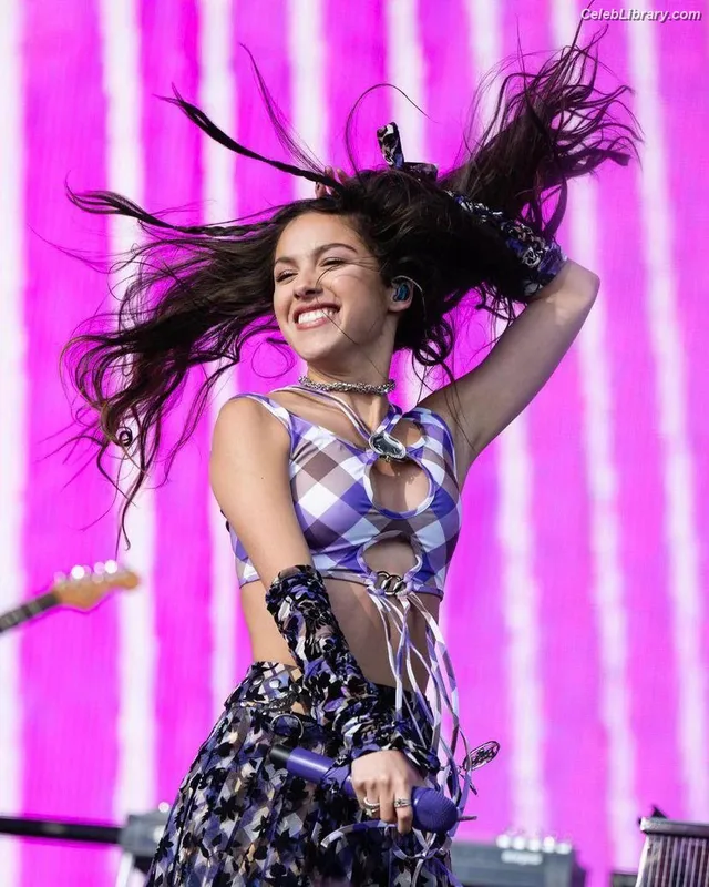 Olivia Rodrigo photo 20 of 3933