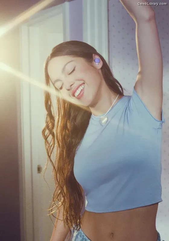 Olivia Rodrigo photo 23 of 3933
