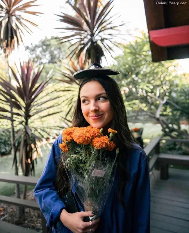 Olivia Rodrigo photo 7 of 3933