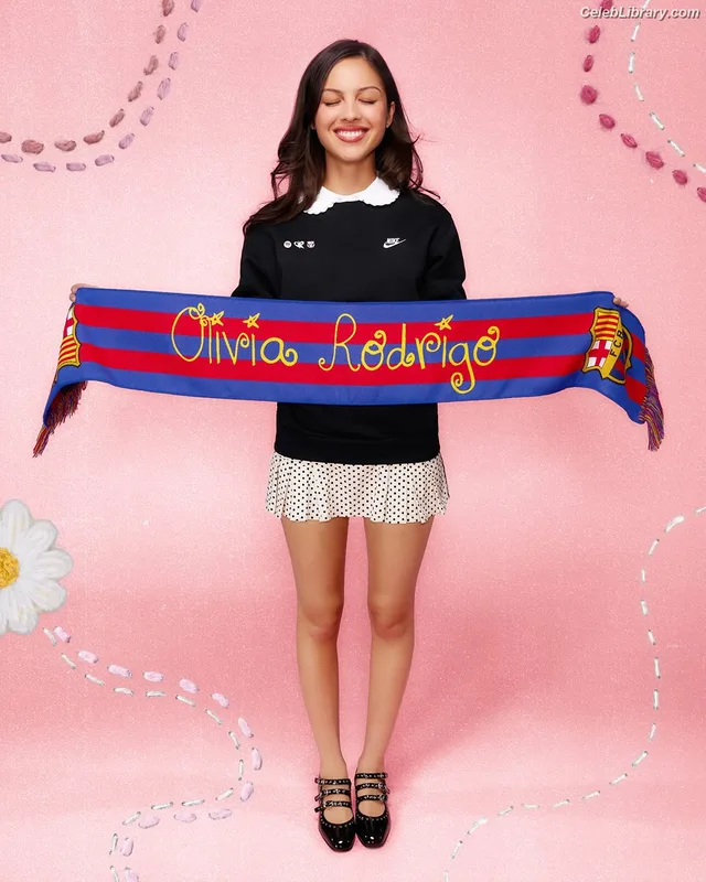 Olivia Rodrigo photo 16 of 3933