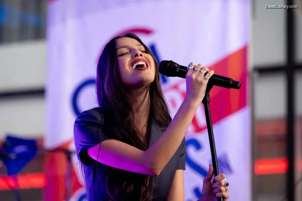 Olivia Rodrigo photo 24 of 3933