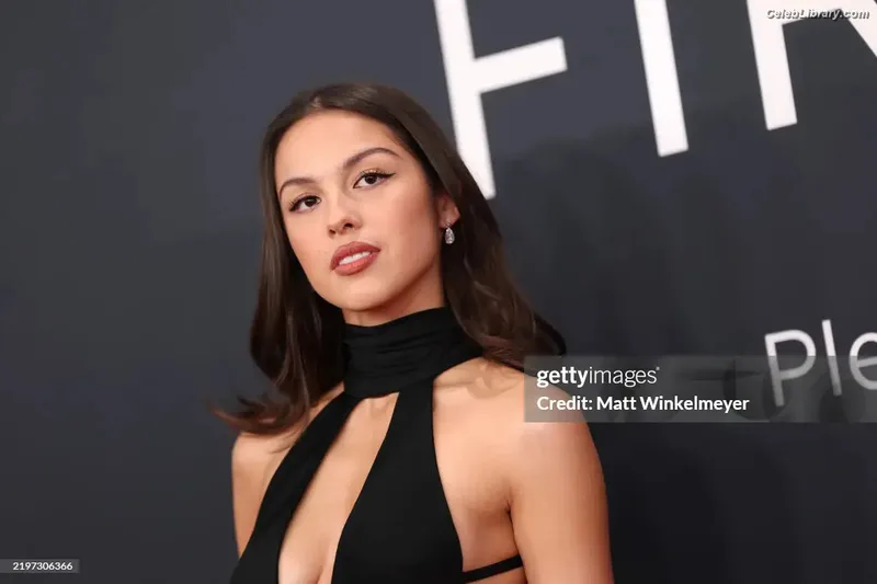 Olivia Rodrigo photo 6 of 3933