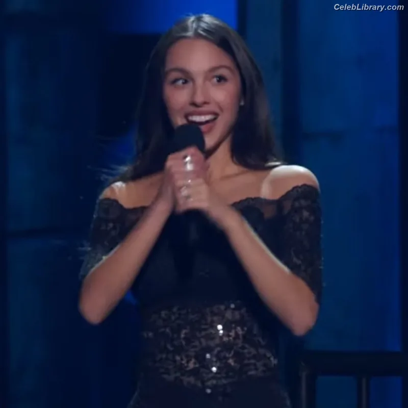 Olivia Rodrigo photo 17 of 3933