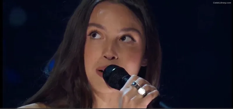 Olivia Rodrigo photo 22 of 3933