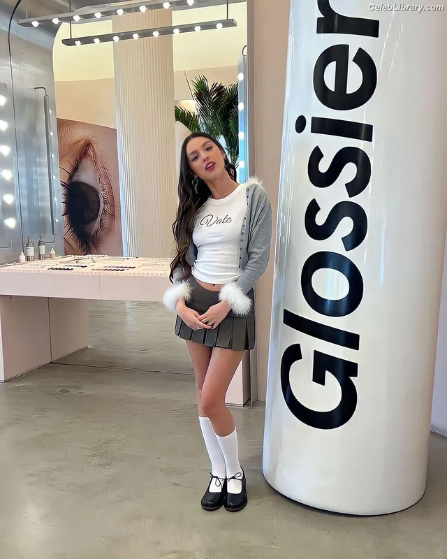 Olivia Rodrigo photo 9 of 3933