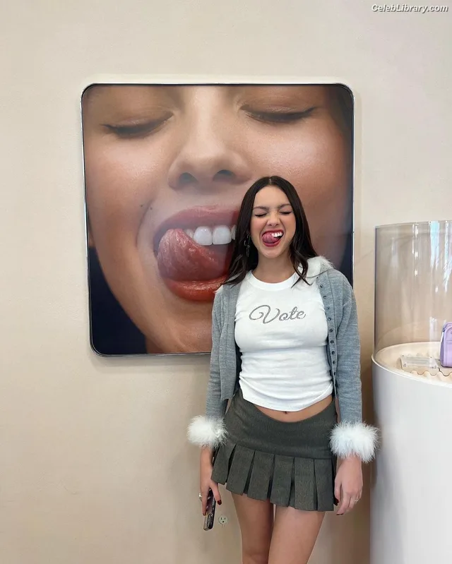 Olivia Rodrigo photo 10 of 3933