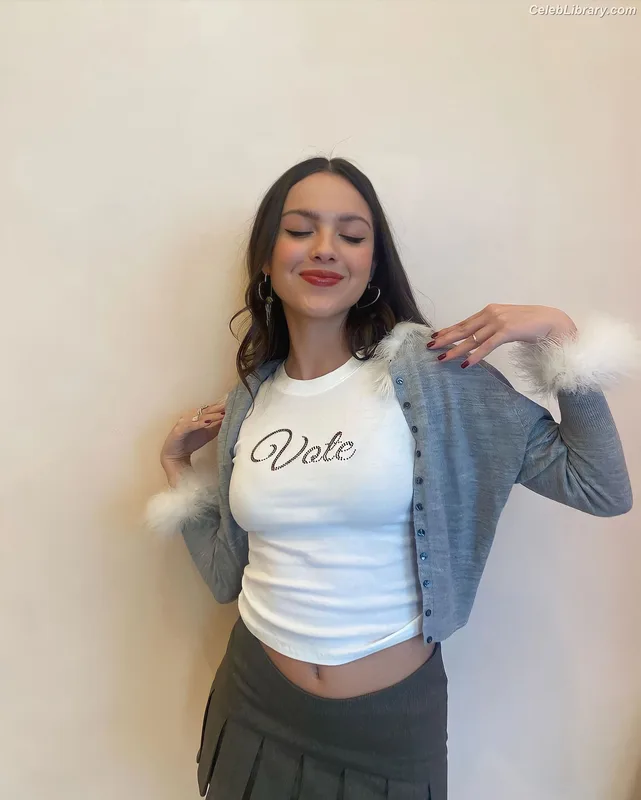 Olivia Rodrigo photo 11 of 3933