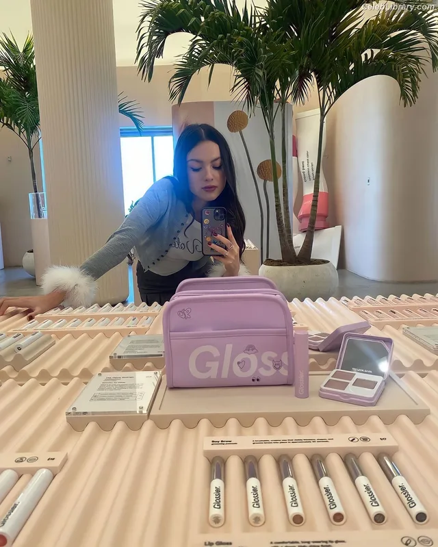 Olivia Rodrigo photo 12 of 3933