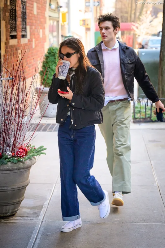 Olivia Rodrigo photo 15 of 3933