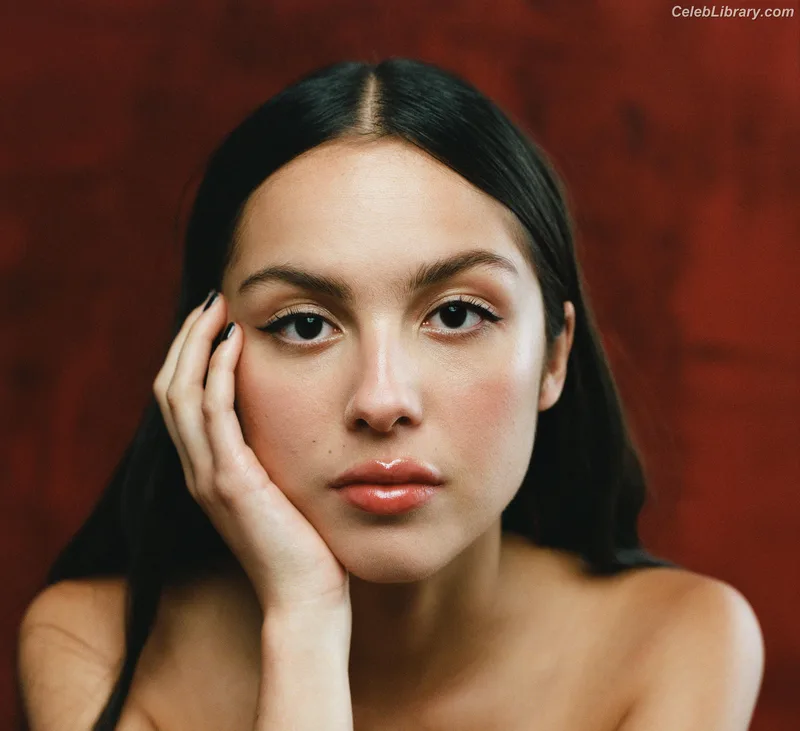 Olivia Rodrigo photo 16 of 3933
