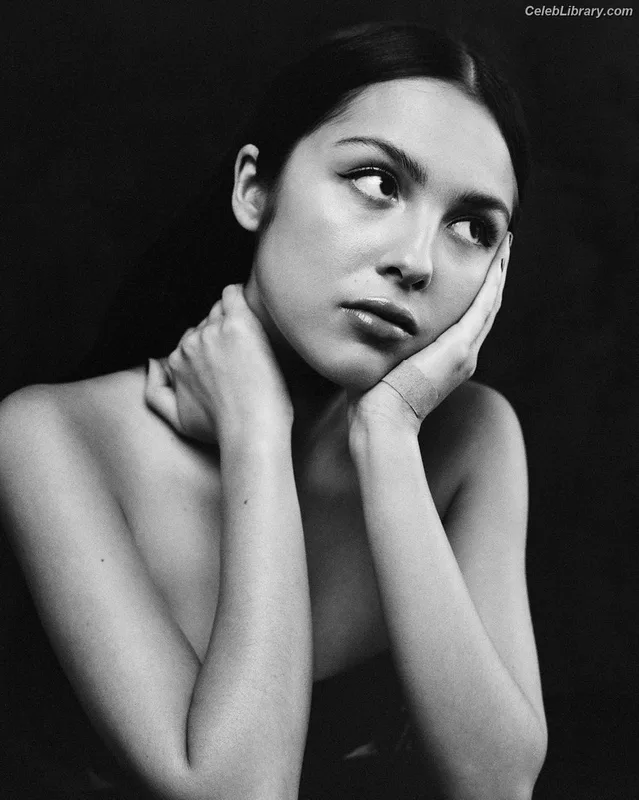 Olivia Rodrigo photo 22 of 3933