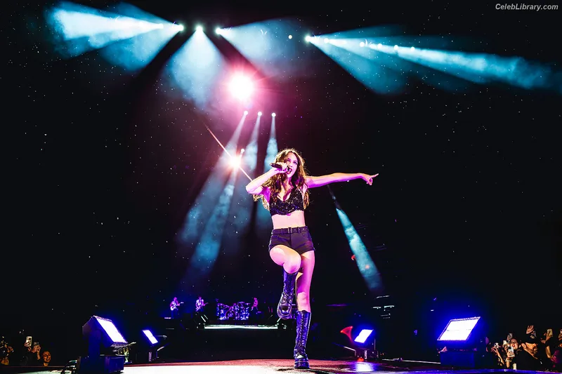 Olivia Rodrigo photo 13 of 3933