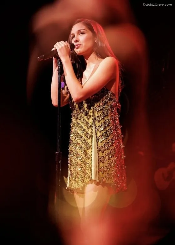 Olivia Rodrigo photo 7 of 3933