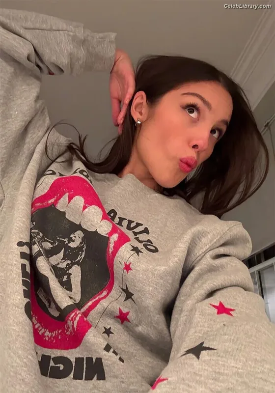 Olivia Rodrigo photo 14 of 3933