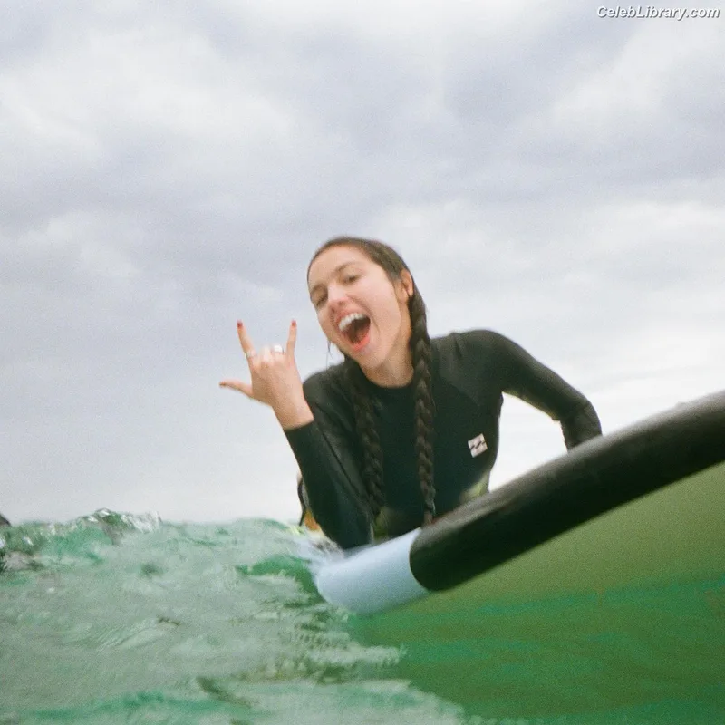 Olivia Rodrigo photo 7 of 3933