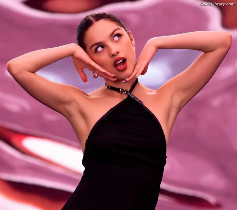 Olivia Rodrigo photo 19 of 3933