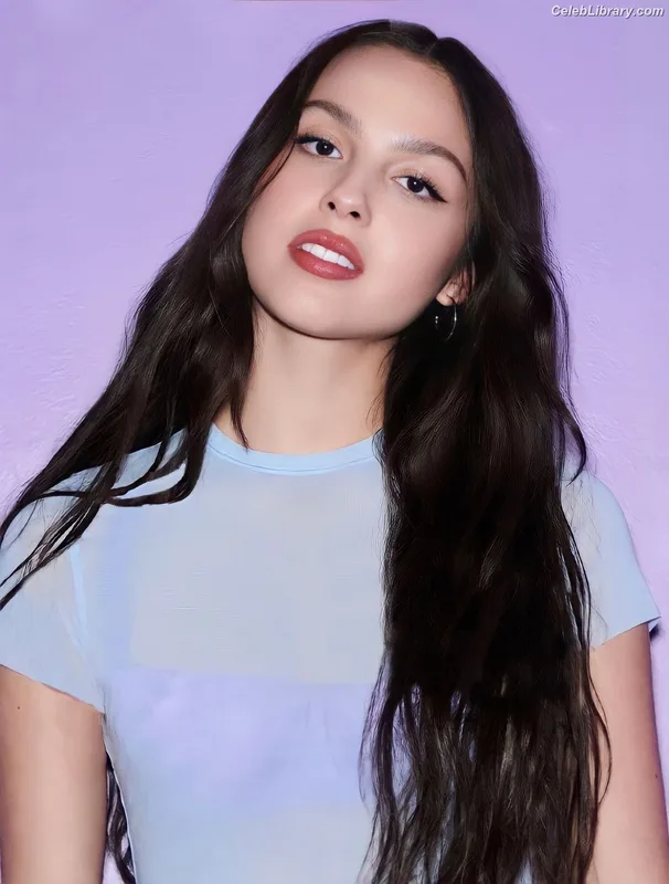Olivia Rodrigo photo 1 of 3933