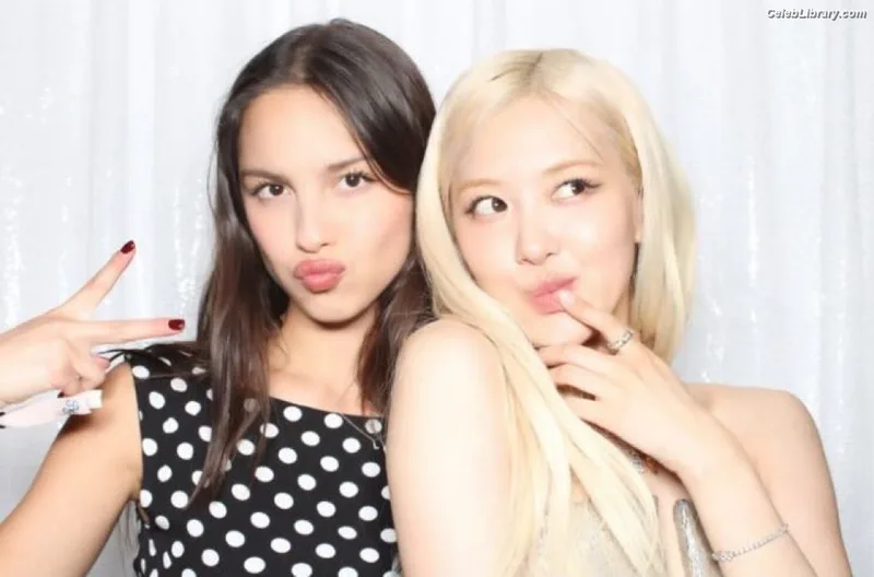 Olivia Rodrigo photo 4 of 3933