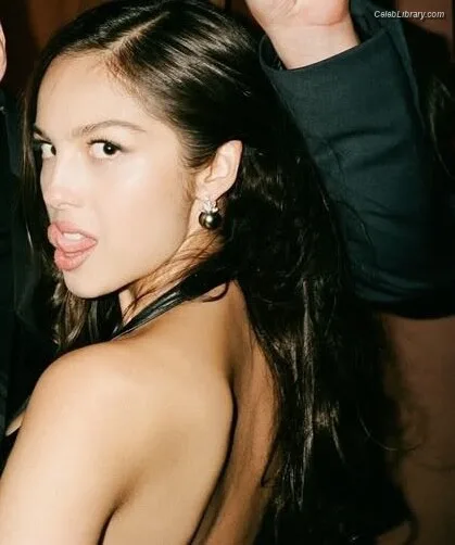 Olivia Rodrigo photo 13 of 3933