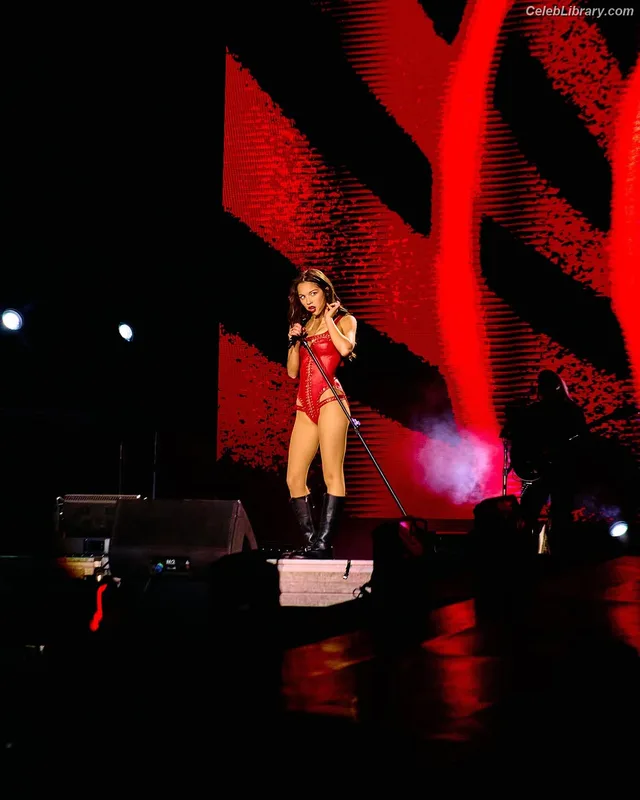 Olivia Rodrigo photo 12 of 3933
