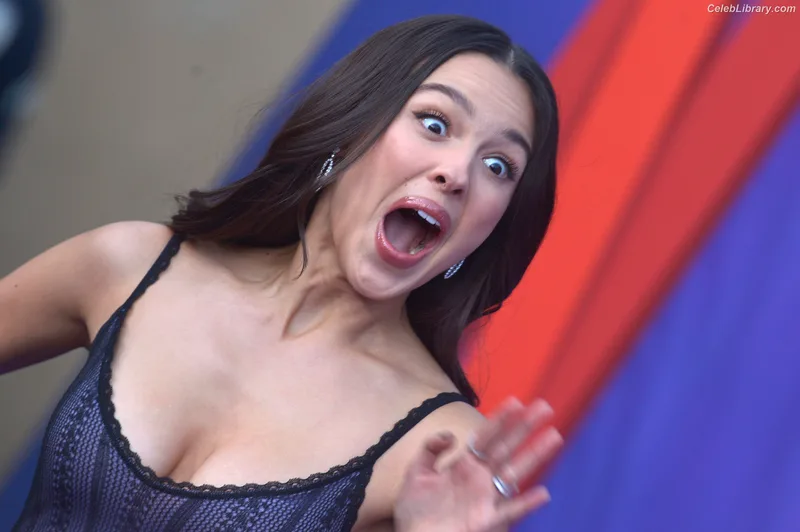 Olivia Rodrigo photo 8 of 3933
