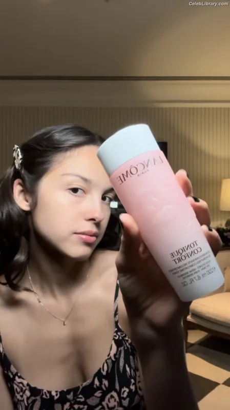 Olivia Rodrigo photo 8 of 3933