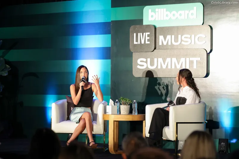 Olivia Rodrigo photo 3 of 3933