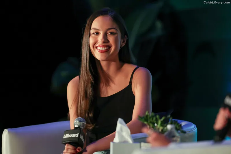 Olivia Rodrigo photo 11 of 3933