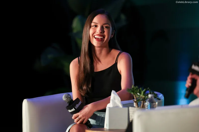 Olivia Rodrigo photo 23 of 3933