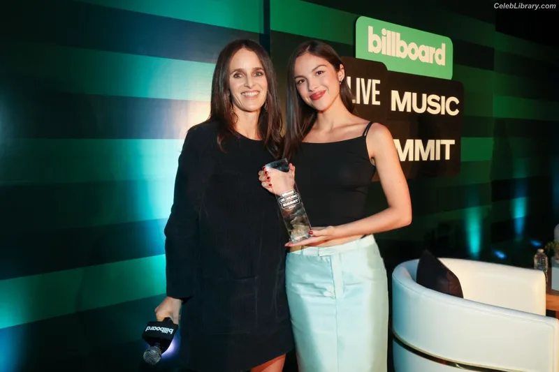 Olivia Rodrigo photo 16 of 3933