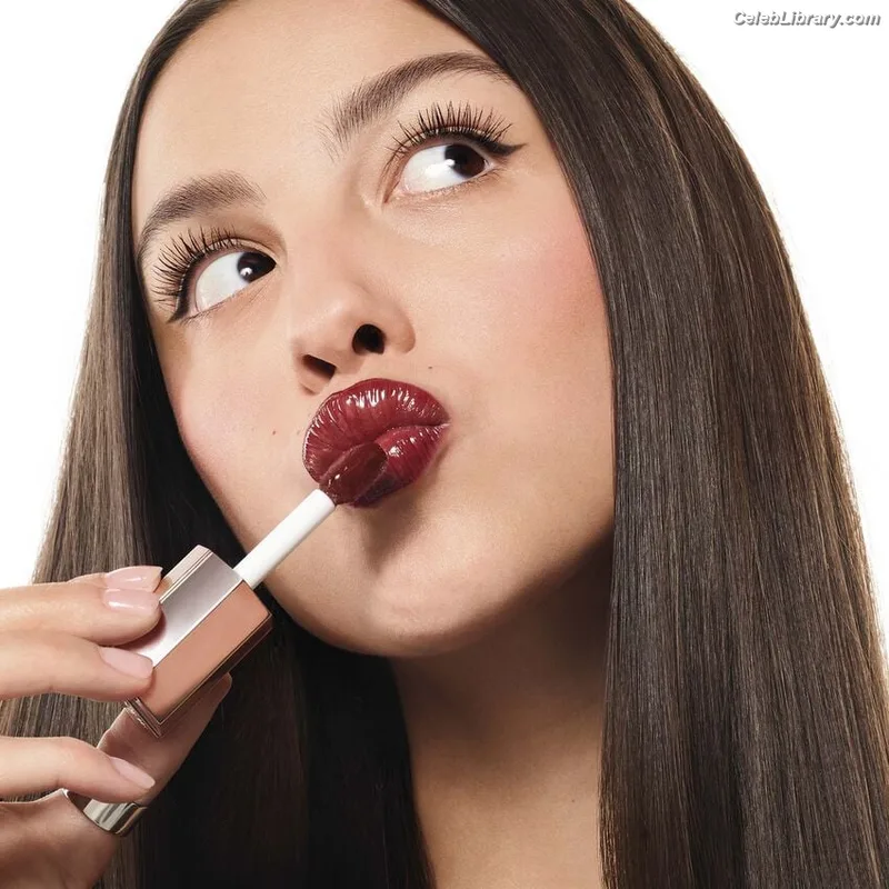Olivia Rodrigo photo 18 of 3933