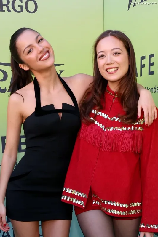 Olivia Rodrigo photo 23 of 3933