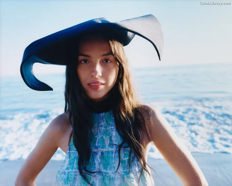 Olivia Rodrigo photo 16 of 3933