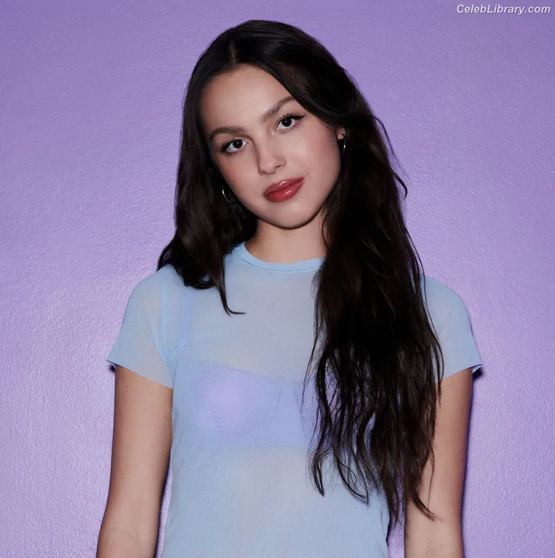 Olivia Rodrigo photo 16 of 3933