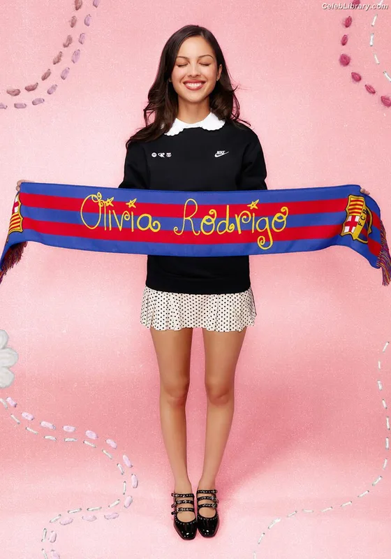 Olivia Rodrigo photo 4 of 3933