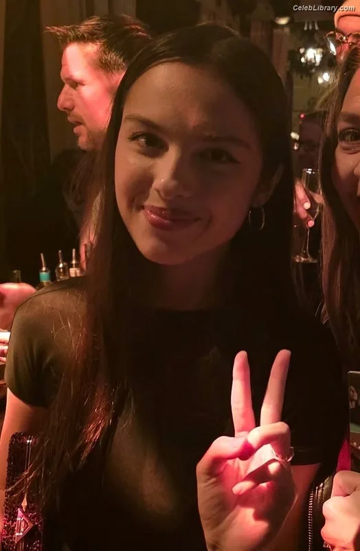 Olivia Rodrigo photo 18 of 3933