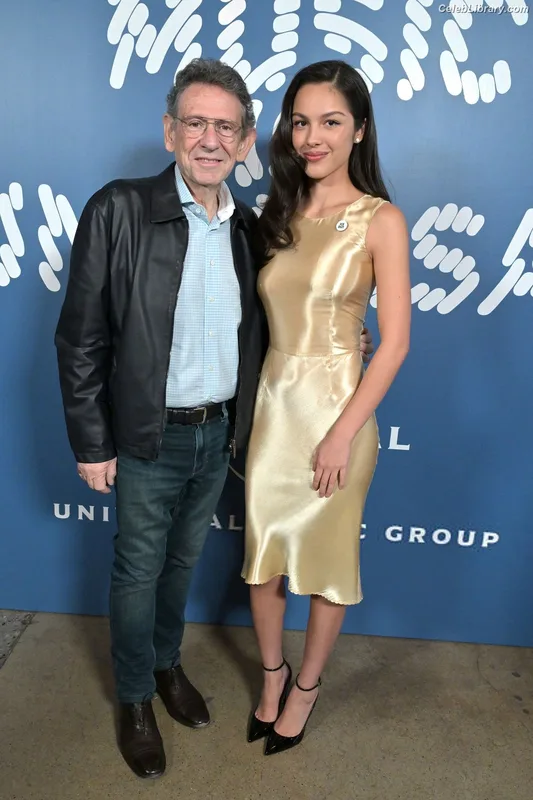 Olivia Rodrigo photo 16 of 3933