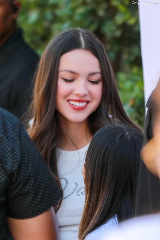 Olivia Rodrigo photo 18 of 3933