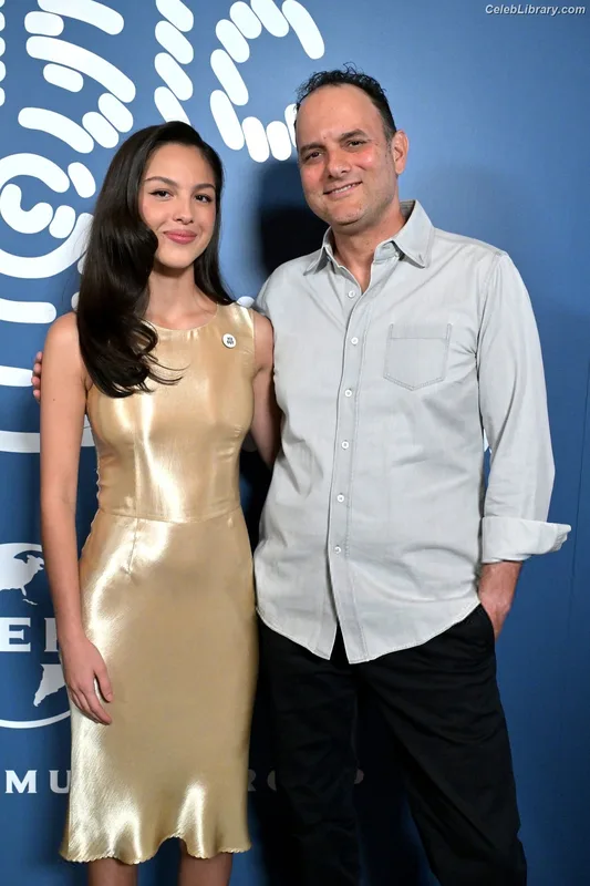 Olivia Rodrigo photo 5 of 3933