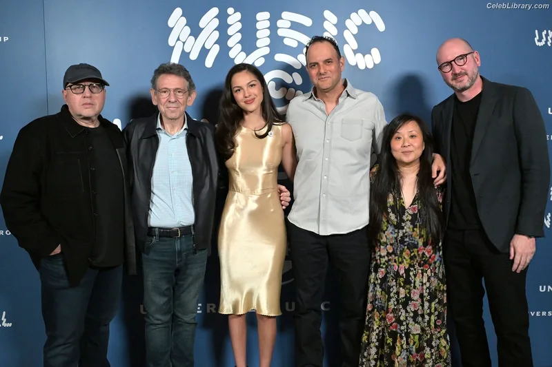 Olivia Rodrigo photo 24 of 3933