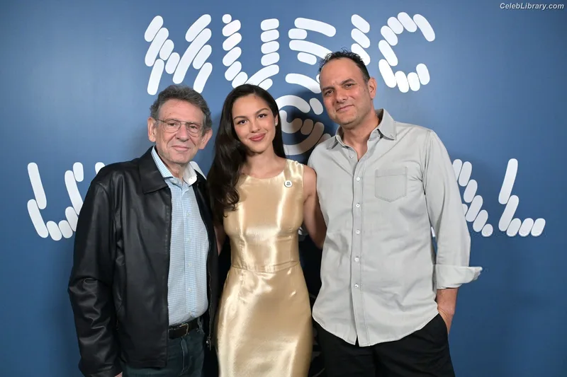 Olivia Rodrigo photo 12 of 3933