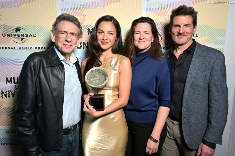 Olivia Rodrigo photo 6 of 3933