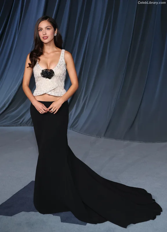 Olivia Rodrigo photo 10 of 3933