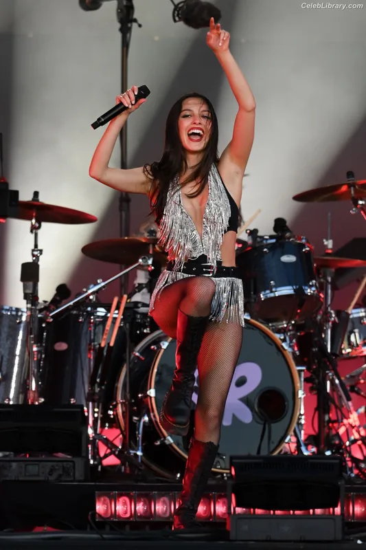 Olivia Rodrigo photo 5 of 3933