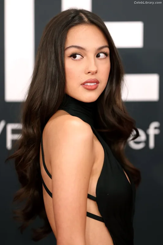 Olivia Rodrigo photo 22 of 3933