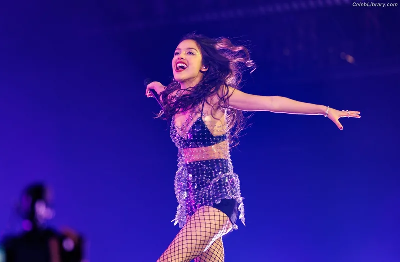 Olivia Rodrigo photo 11 of 3933