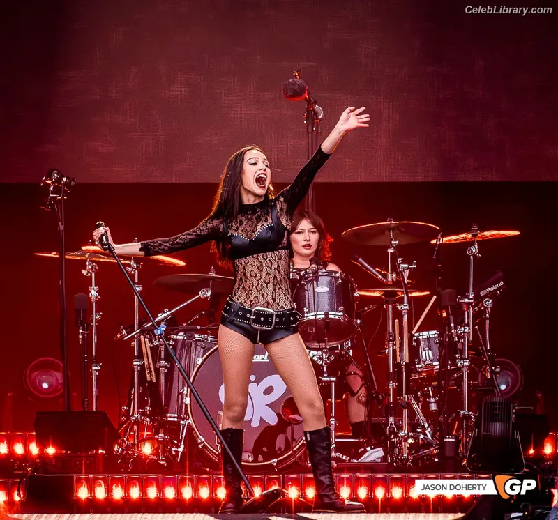 Olivia Rodrigo photo 24 of 3933