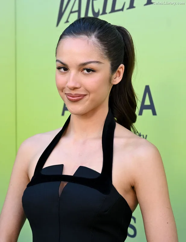 Olivia Rodrigo photo 18 of 3933